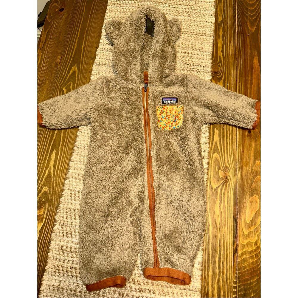Patagonia Baby Furry Friends Furry Bunting Lichen tan 0-3 months Unisex